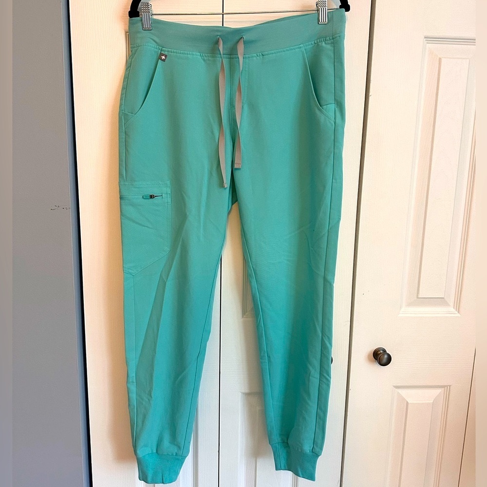 FIGS Women’s Aqua Fresh limited edition Zamora joggers